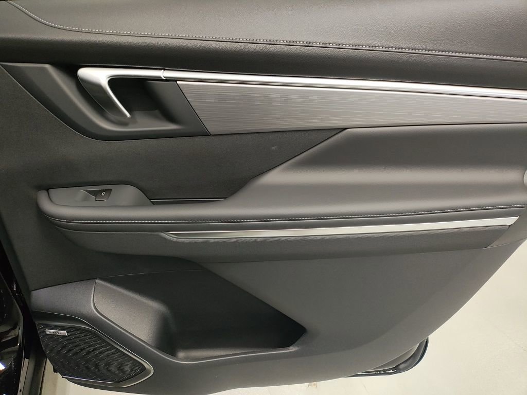 New 2026 Buick Enclave Preferred w/ Power Package image 17