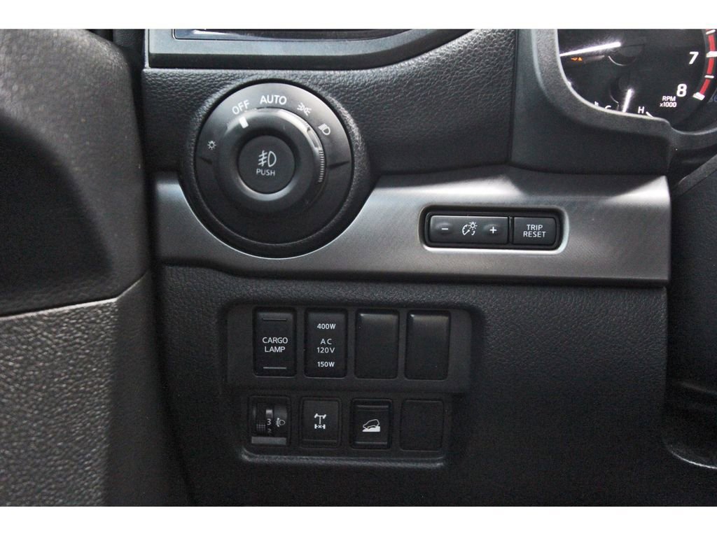 Used 2020 Nissan Titan PRO-4X image 24