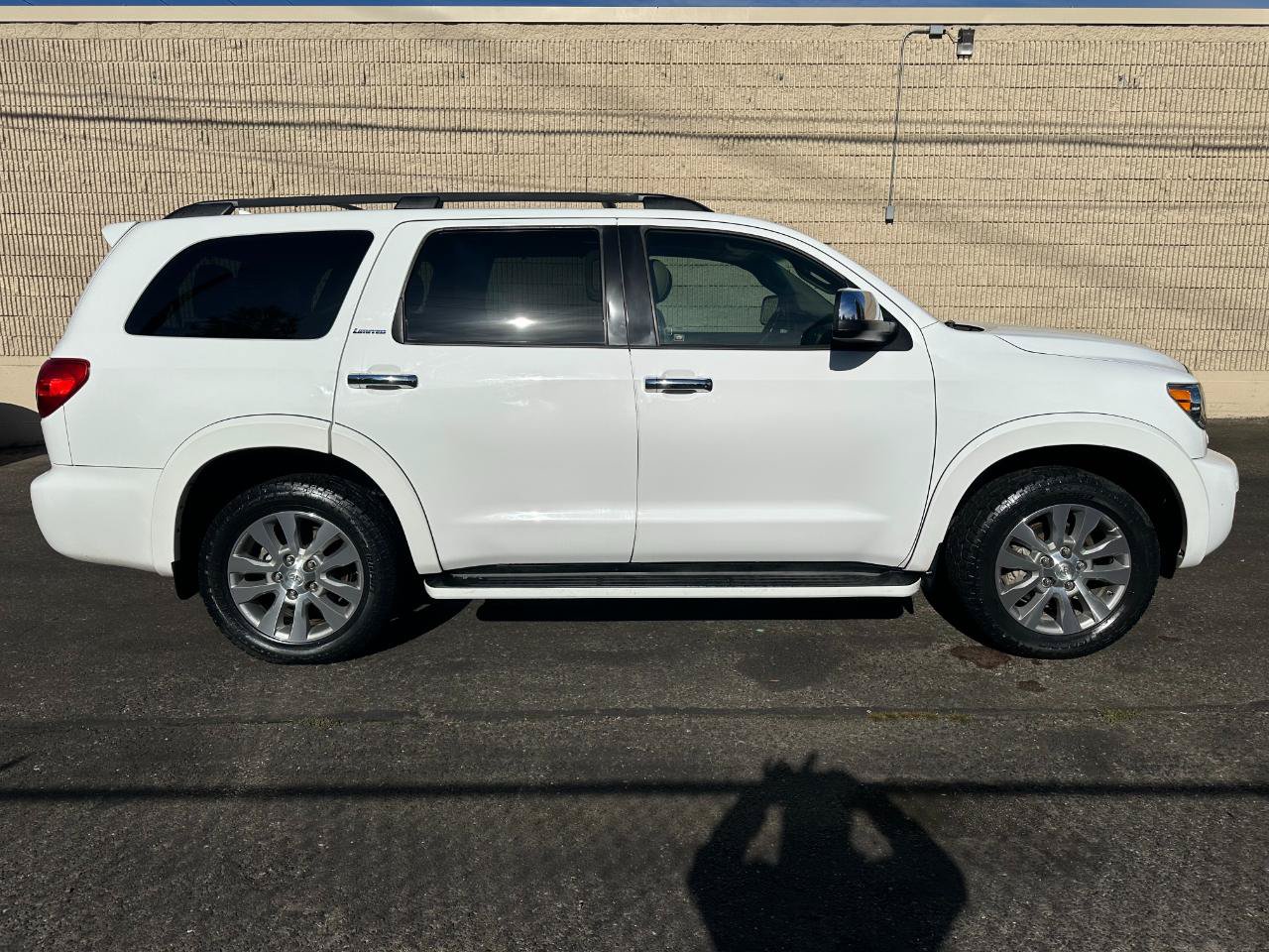 Used 2014 Toyota Sequoia Limited AWD/4WD image 4
