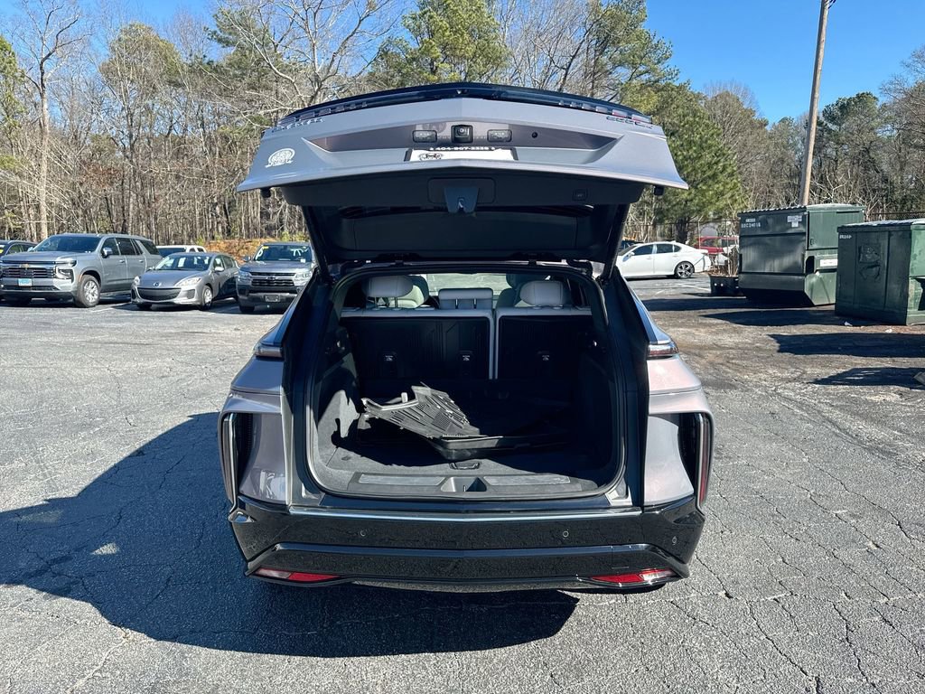 Used 2025 Cadillac Lyriq Luxury w/ LPO, Floor Liner Package image 34