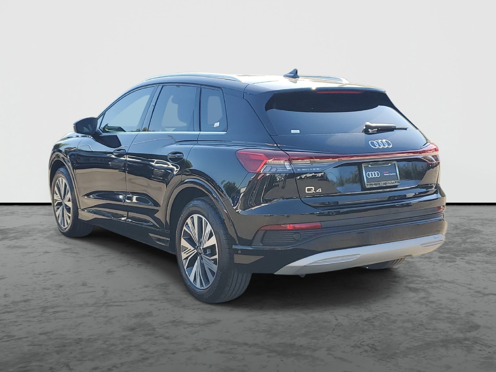 Used 2023 Audi Q4 e-tron Premium Plus w/ Premium Plus RWD image 3