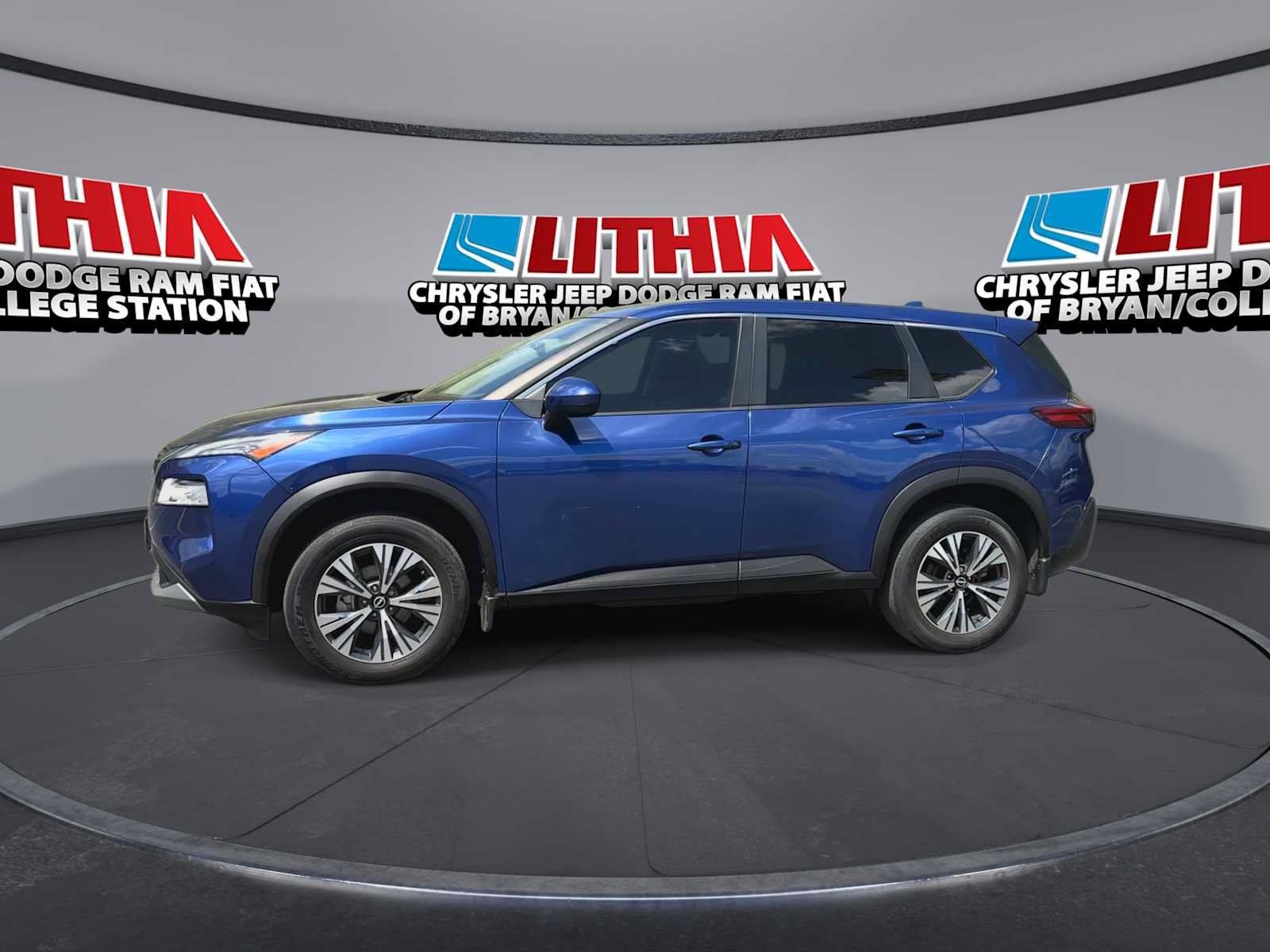 Used 2023 Nissan Rogue SV FWD image 4