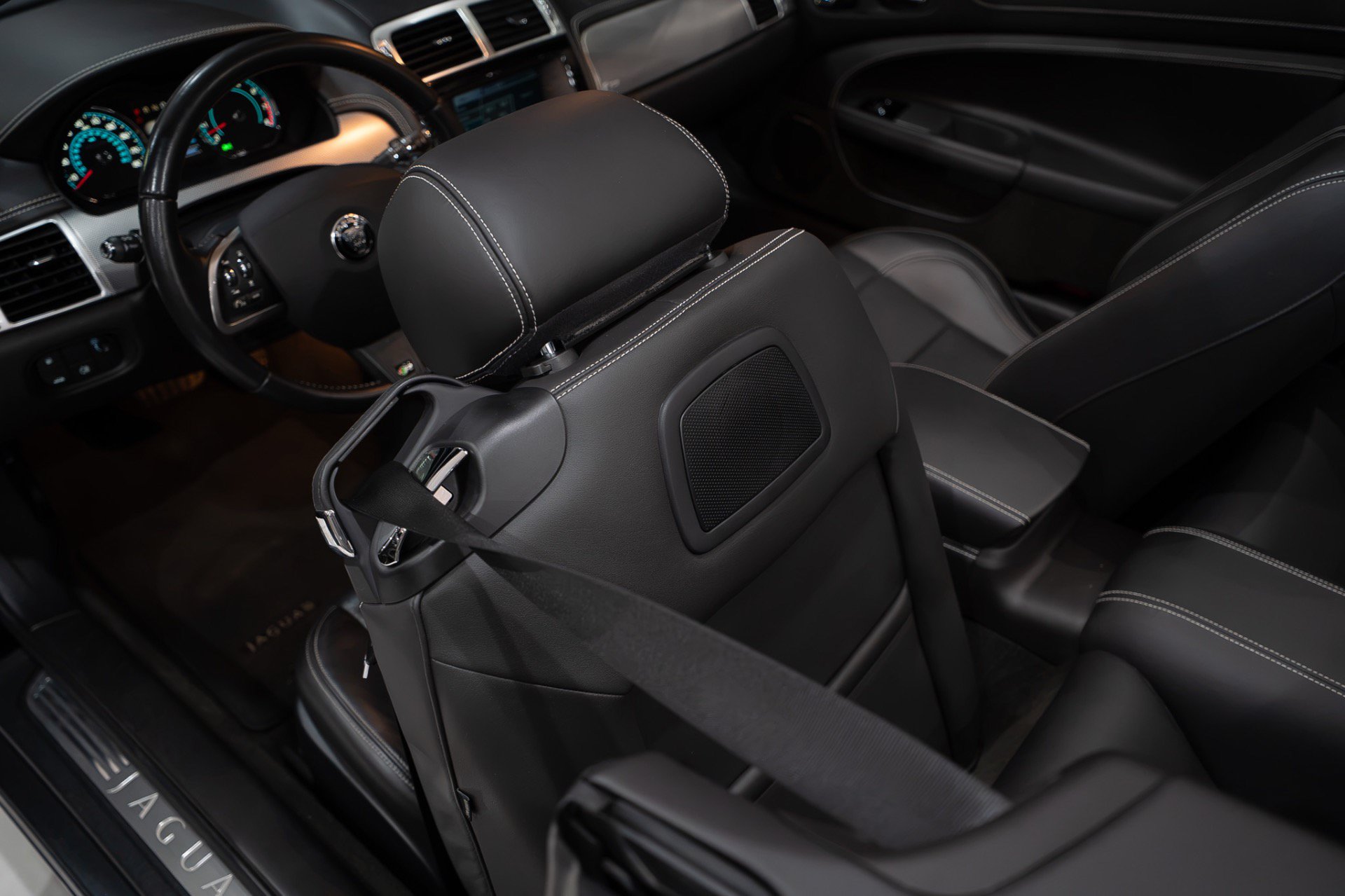 Used 2015 Jaguar XKR R RWD image 19