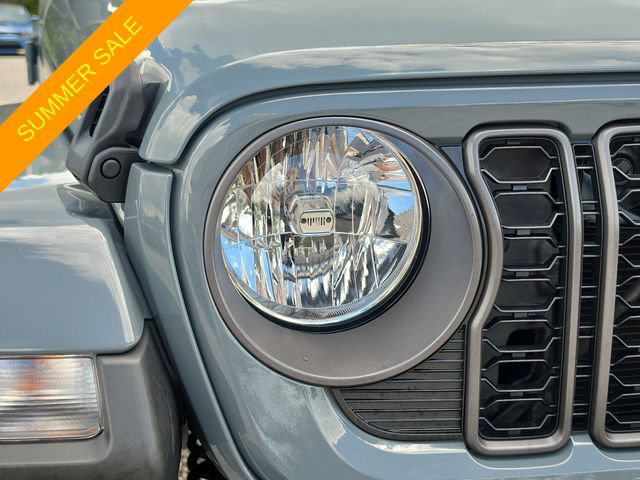 Certified 2024 Jeep Gladiator Sport AWD/4WD image 7