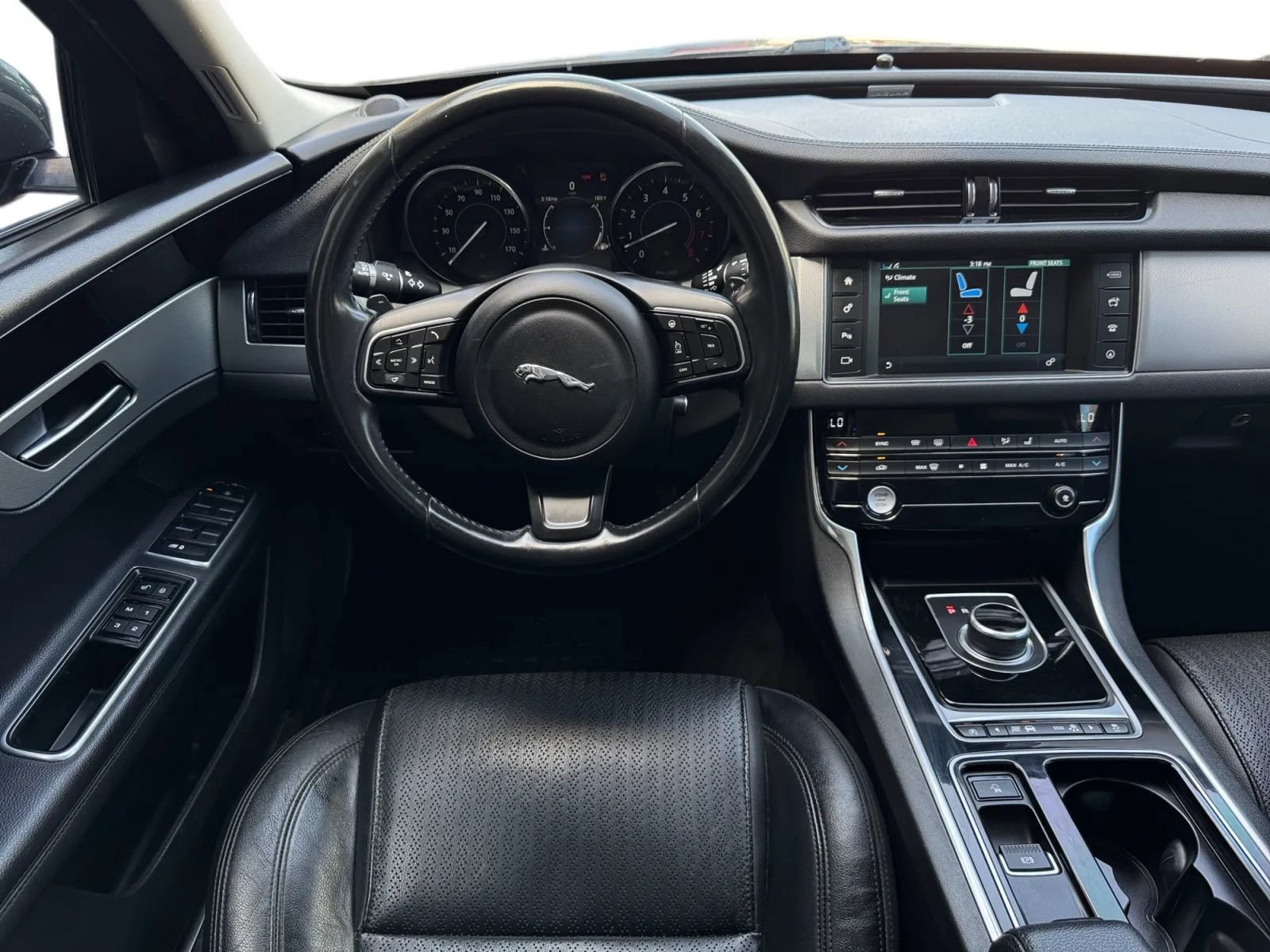 Used 2017 Jaguar XF Prestige AWD/4WD image 26