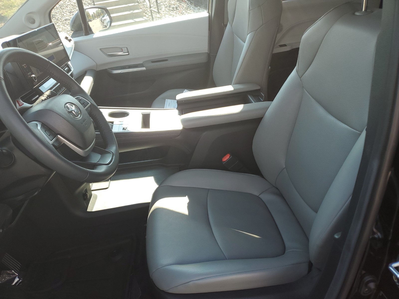 Certified 2025 Toyota Sienna XLE w/ XLE Plus Package AWD/4WD image 16