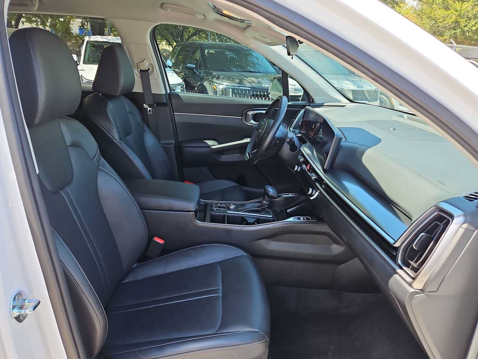 Certified 2025 Kia Sorento S FWD image 21