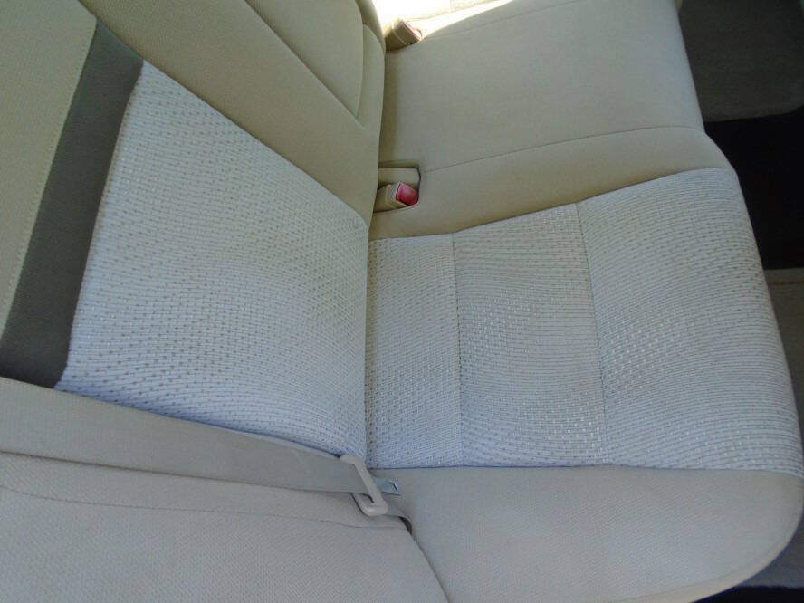 Used 2012 Toyota Camry LE FWD image 21