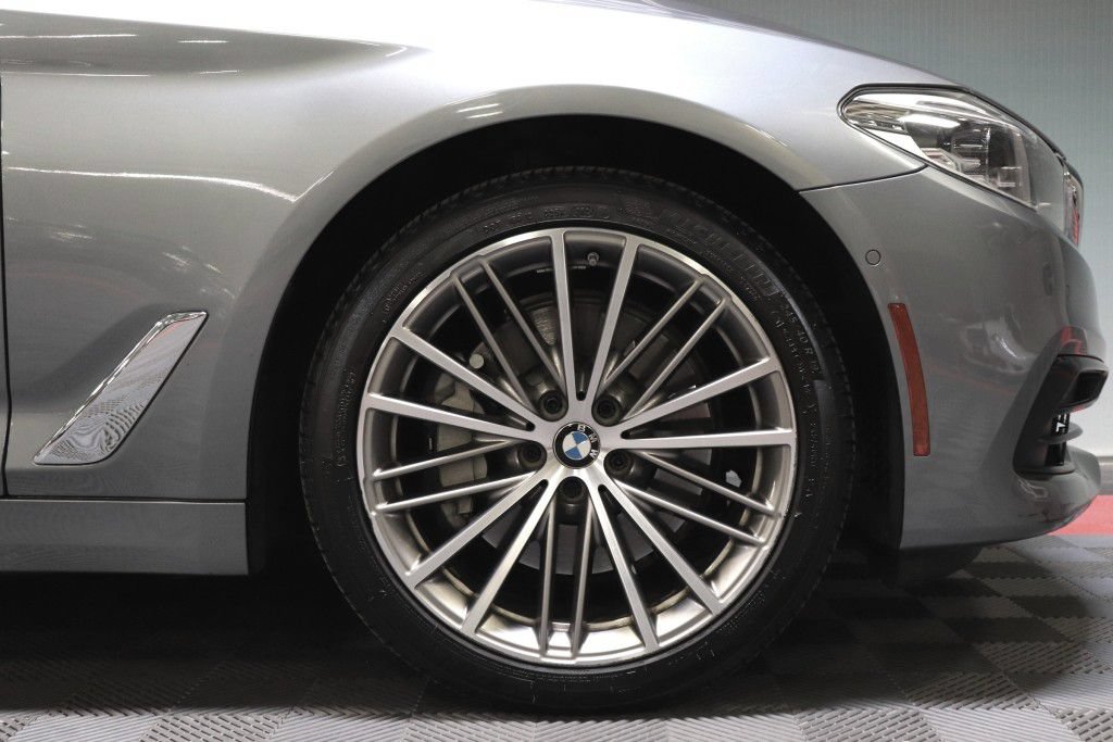 Used 2017 BMW 540i w/ Premium Package RWD image 82