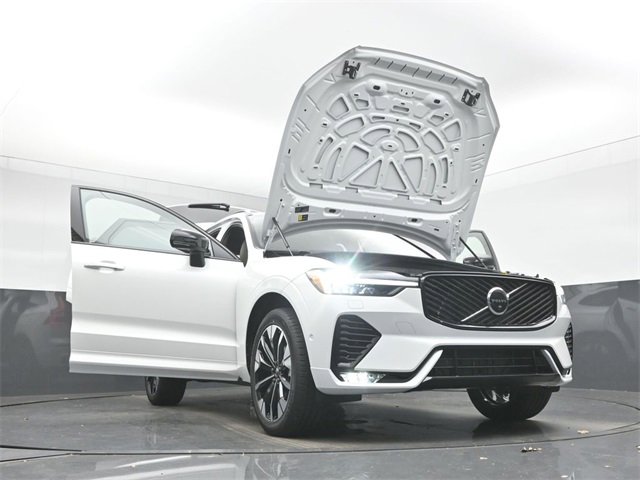 New 2026 Volvo XC60 B5 Plus w/ Protection Package Premier image 55
