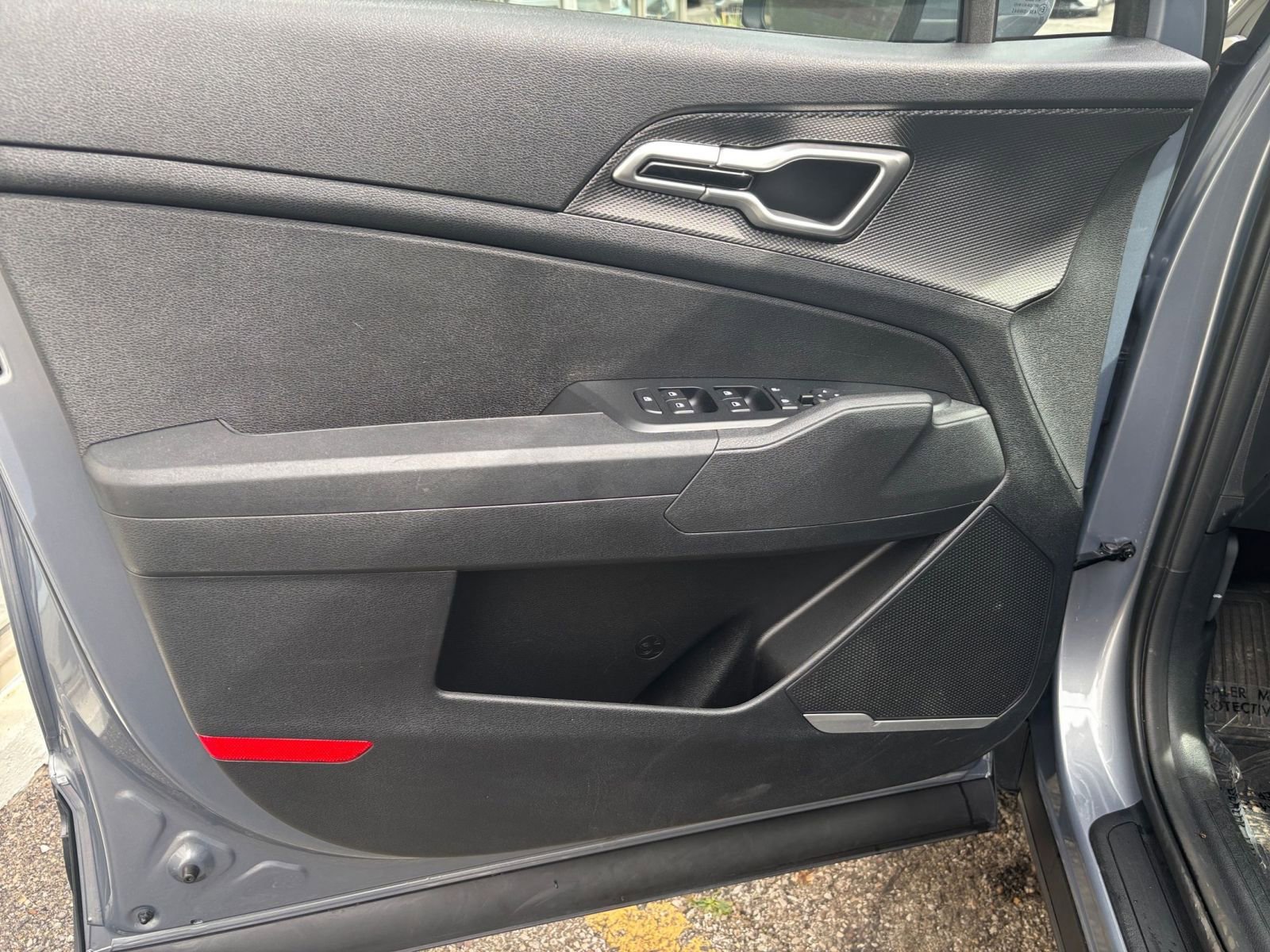 Used 2025 Kia Sportage LX AWD/4WD image 18