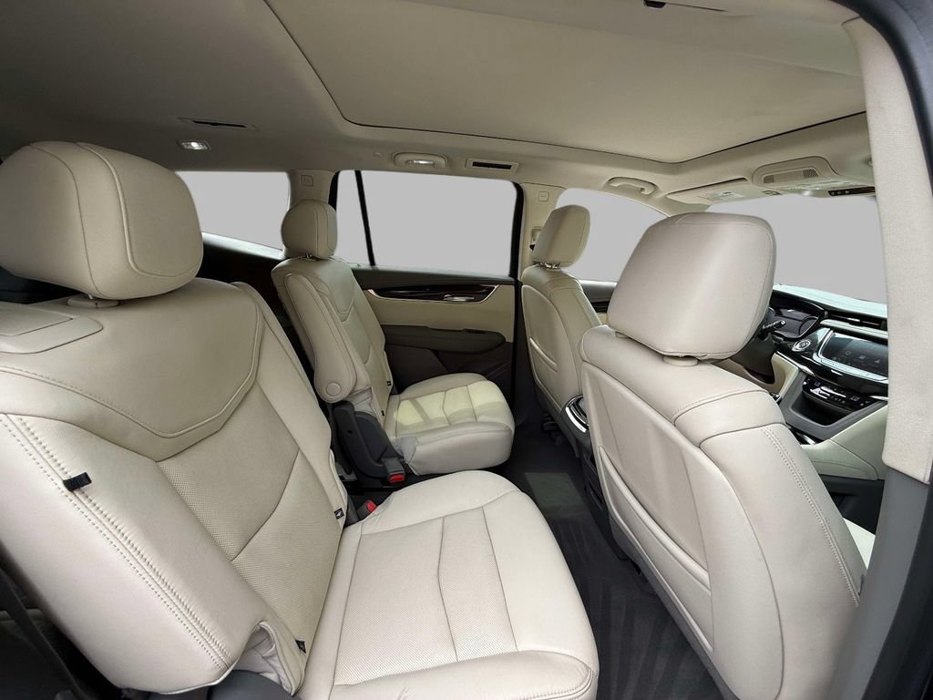 Used 2020 Cadillac XT6 Premium Luxury FWD image 16