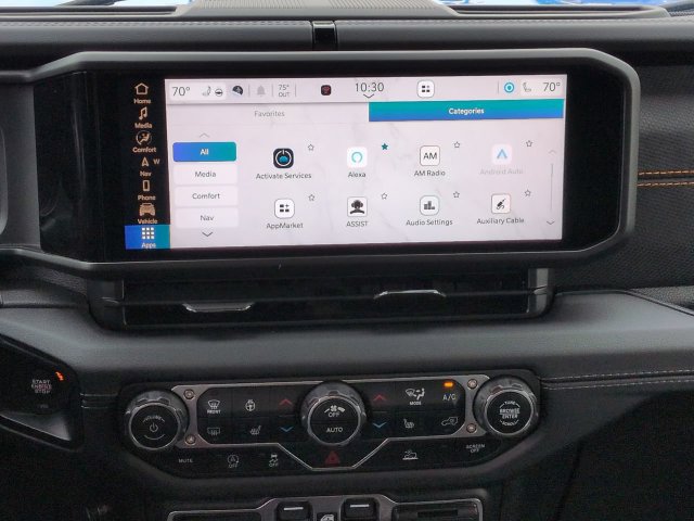 Used 2024 Jeep Gladiator Mojave w/ Technology Group AWD/4WD image 18