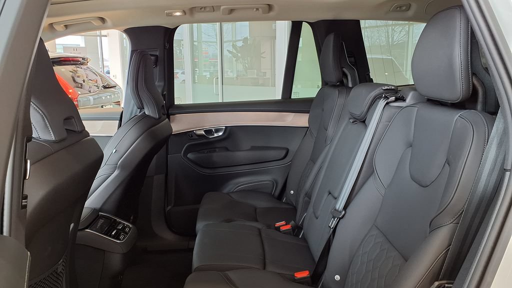 New 2026 Volvo XC90 B6 Plus w/ Protection Package AWD/4WD image 15