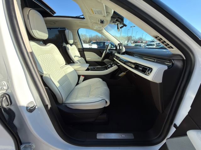 Used 2022 Lincoln Aviator Black Label w/ Dynamic Handling Package image 10