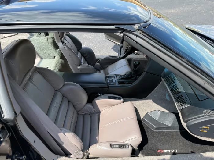 Used 1990 Chevrolet Corvette ZR-1 RWD image 25