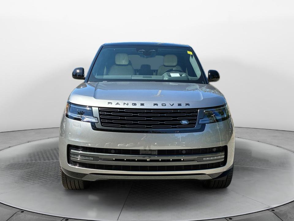 New 2027 Land Rover Range Rover Long Wheelbase SE AWD/4WD image 2
