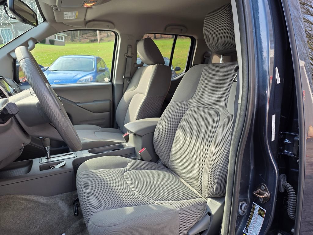 Used 2015 Nissan Frontier SV w/ SV Value Truck Package image 8