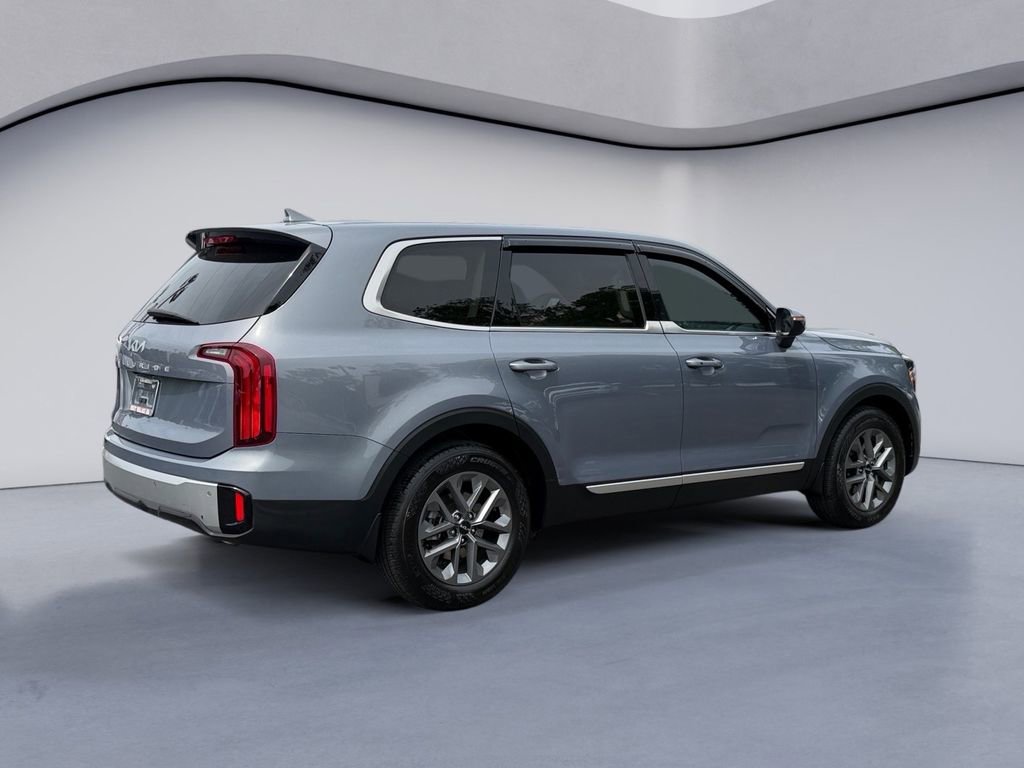 Used 2023 Kia Telluride LX FWD image 5