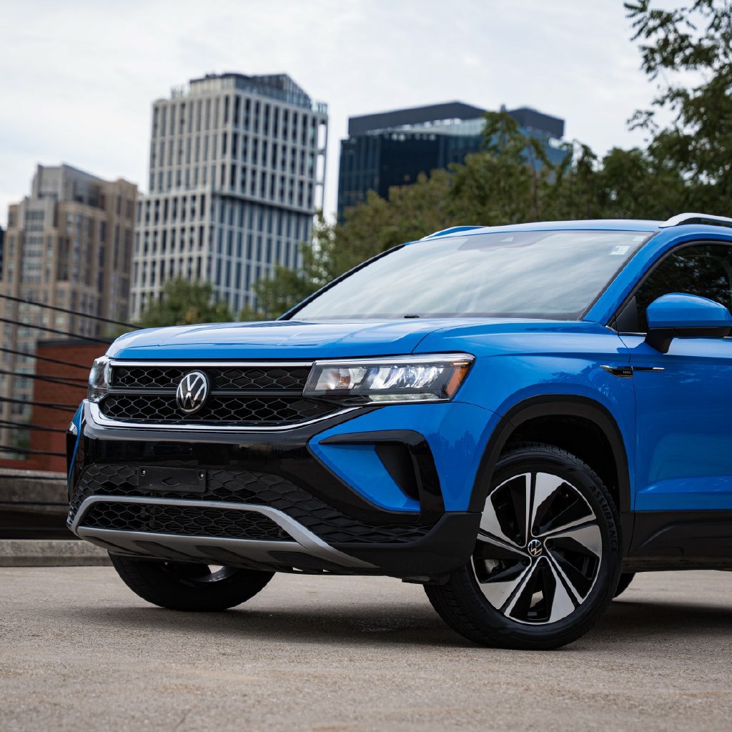 Certified 2023 Volkswagen Taos SE AWD/4WD image 3
