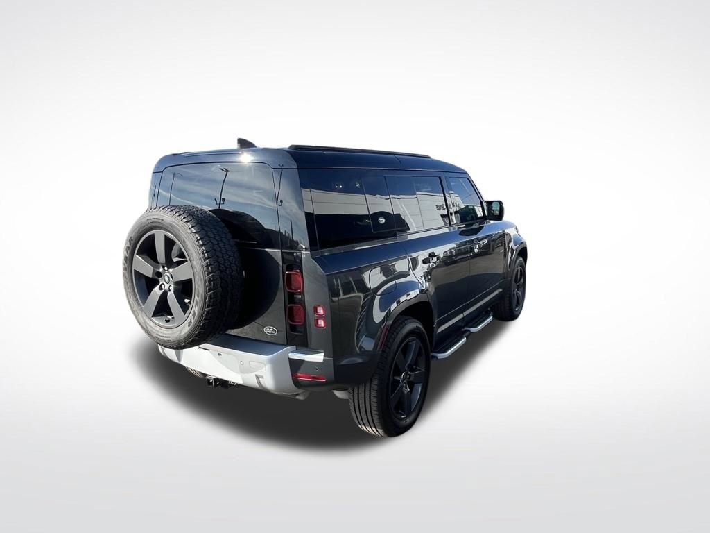 Used 2023 Land Rover Defender 110 SE image 7