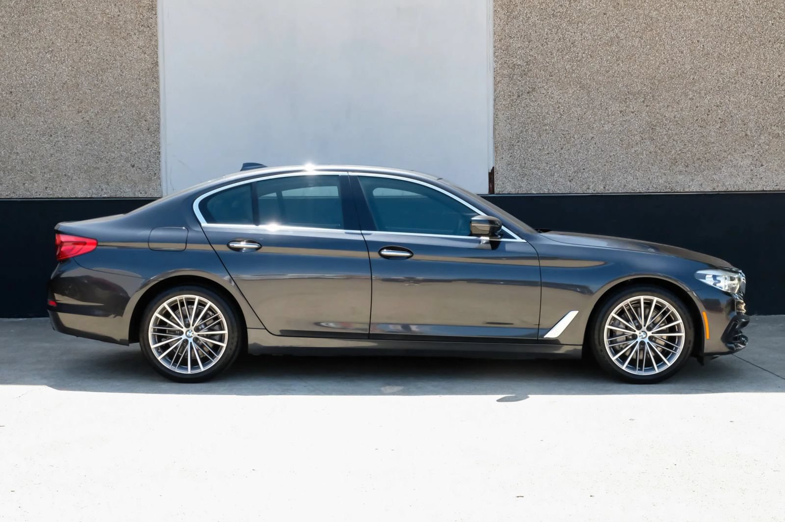 Used 2018 BMW 530i RWD image 8