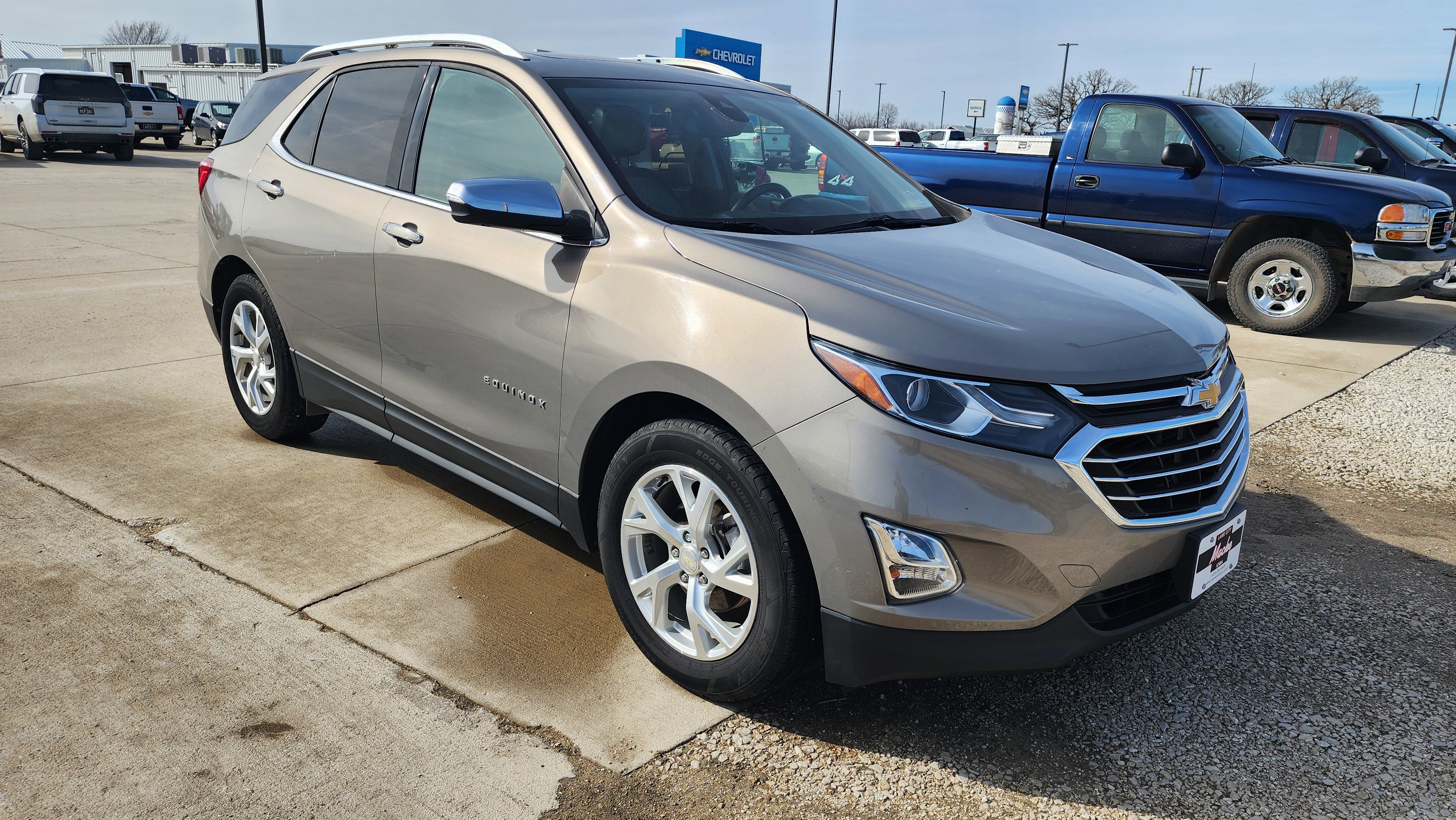 Used 2018 Chevrolet Equinox Premier FWD image 3