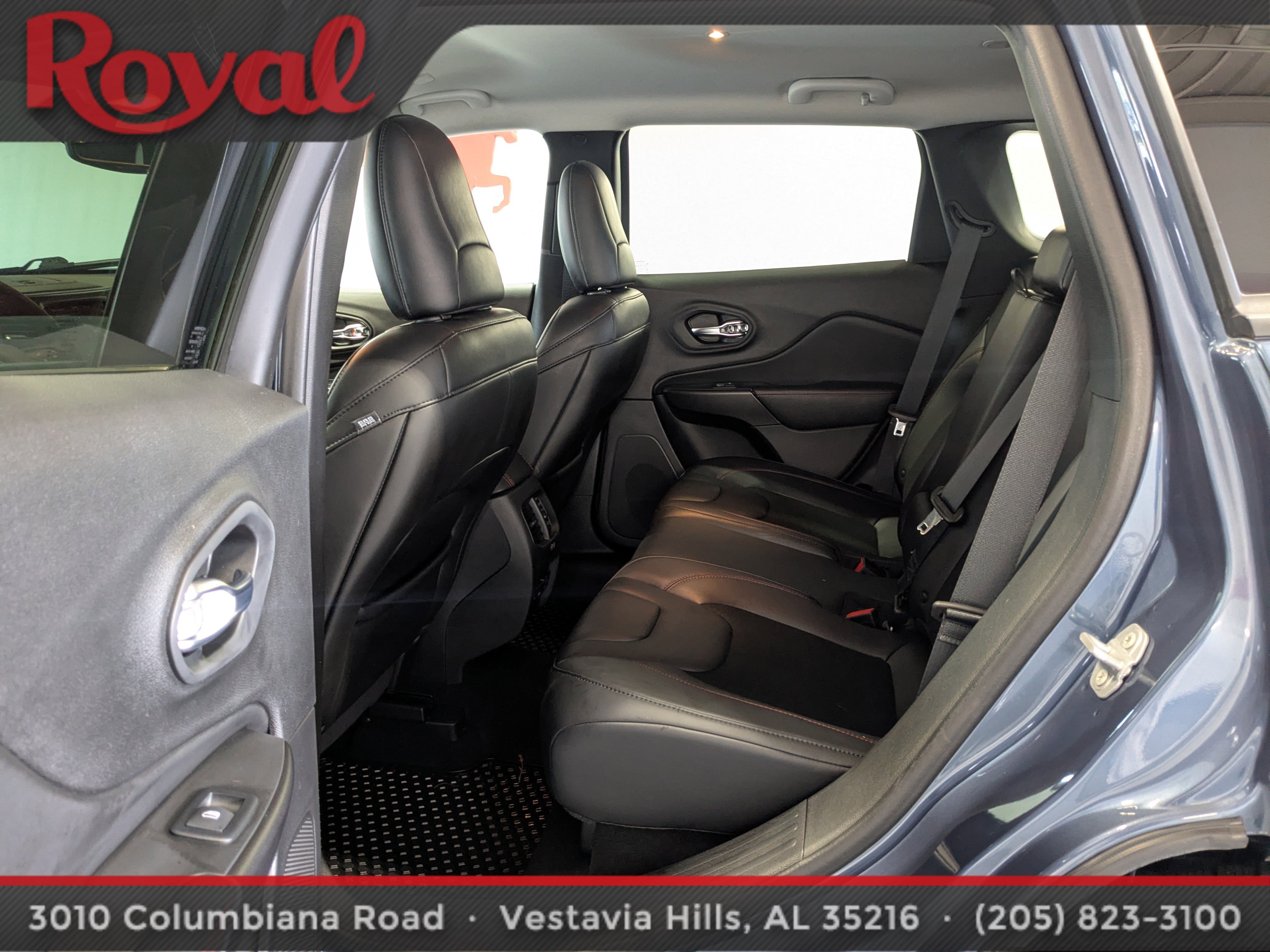 Used 2019 Jeep Cherokee Trailhawk image 14
