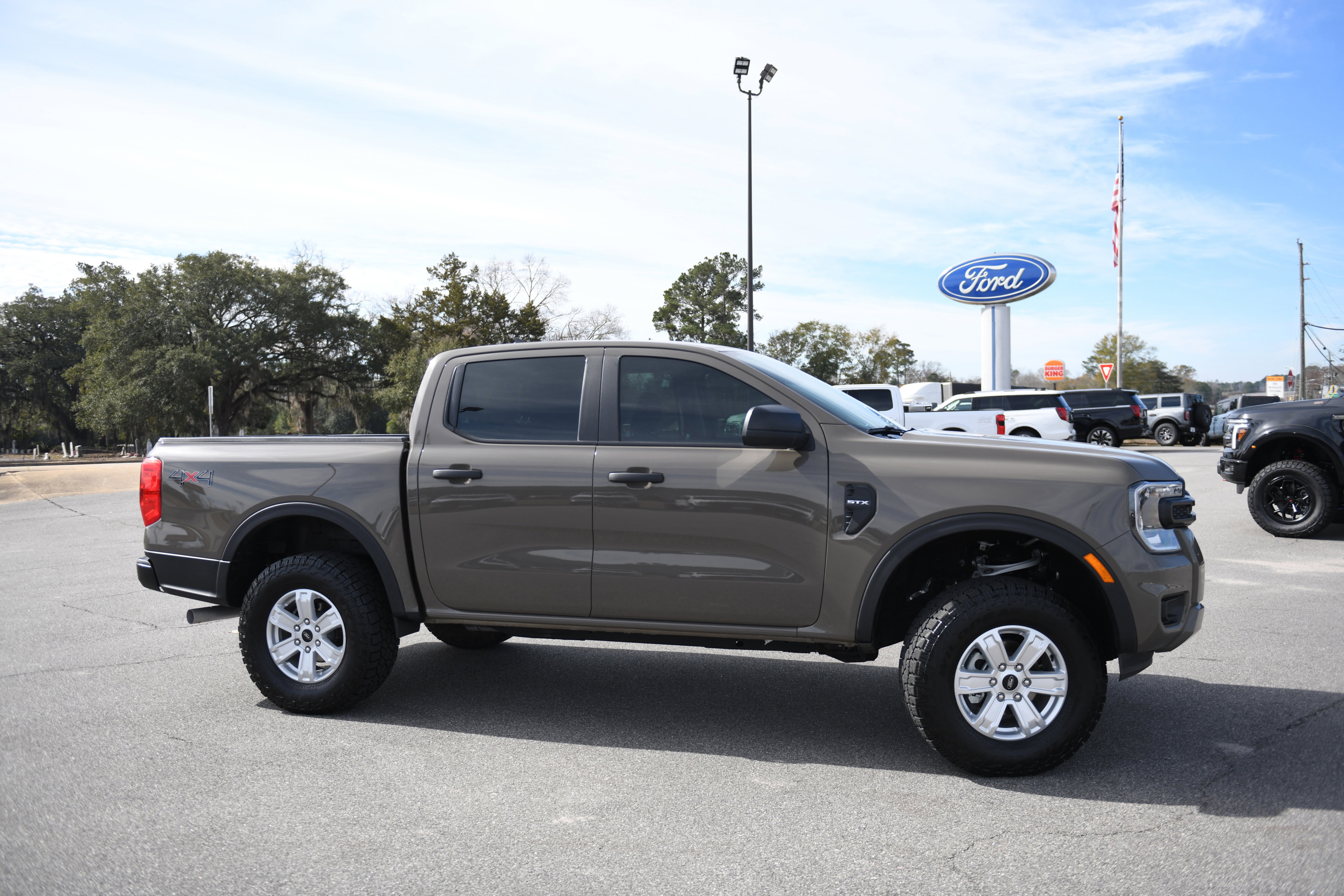 Used 2025 Ford Ranger XL w/ Trailer Tow Package image 2