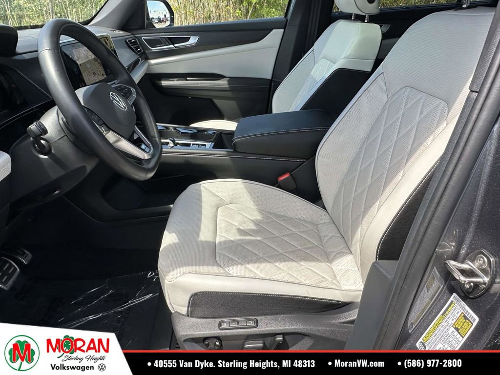 Used 2025 Volkswagen Atlas Cross Sport SEL Premium R-Line AWD/4WD image 20