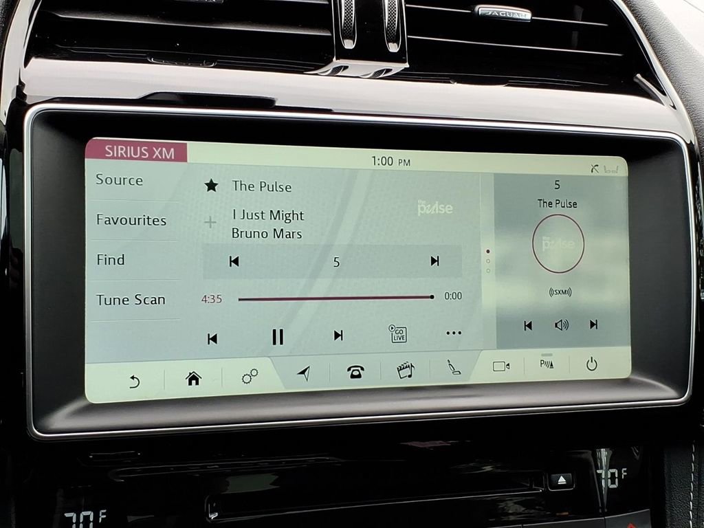 Used 2017 Jaguar F-PACE R-Sport image 23