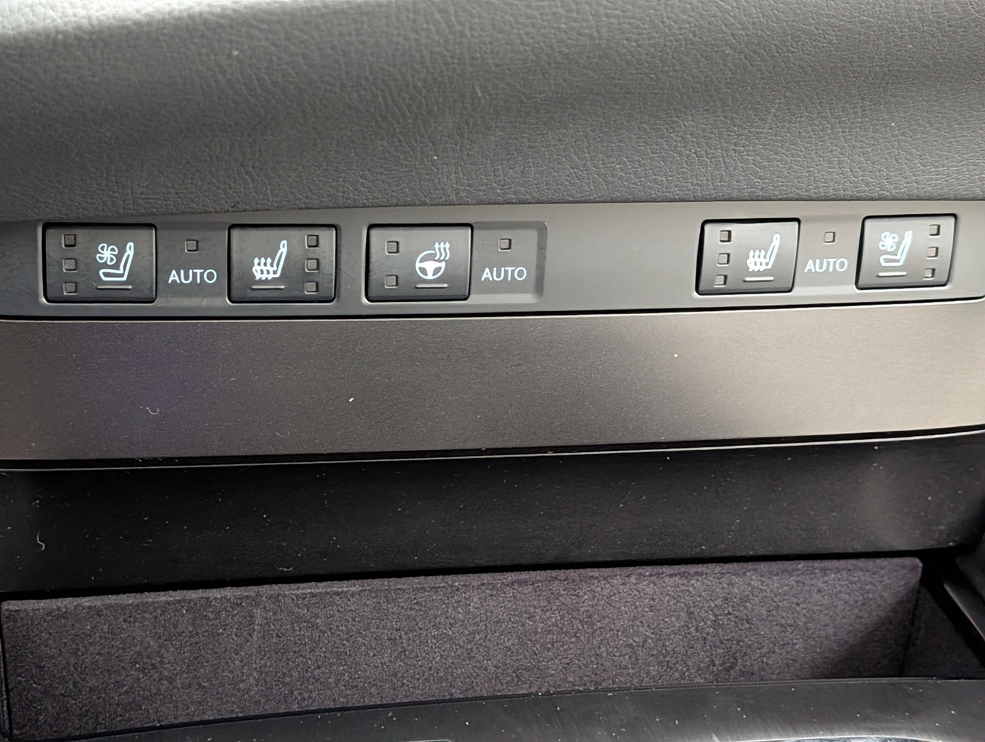 Certified 2025 Lexus ES 300h w/ Premium Package image 25