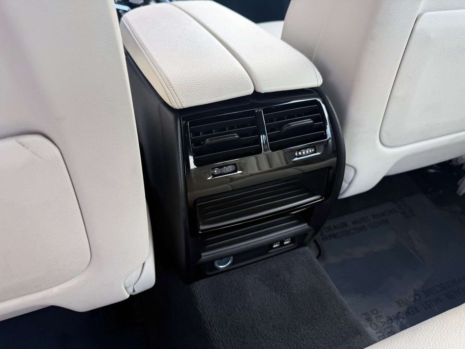 Used 2023 BMW 530e w/ Convenience Package image 29