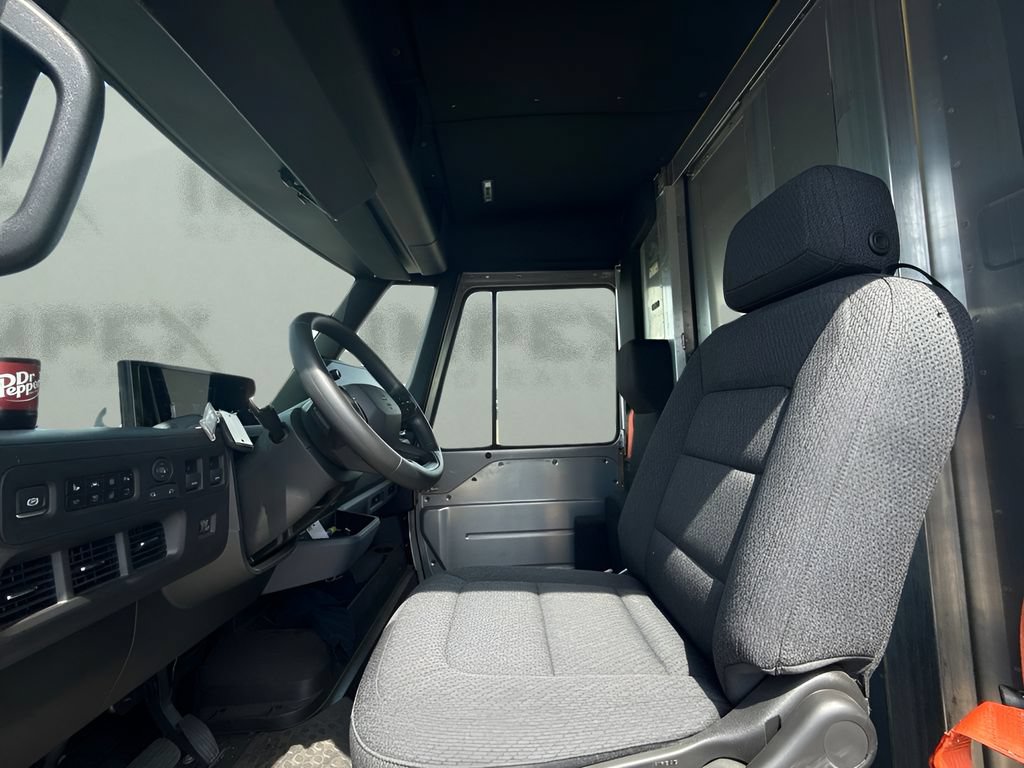 Used 2024 Chevrolet Brightdrop 600 w/ Commercial Equipment Package AWD/4WD image 9