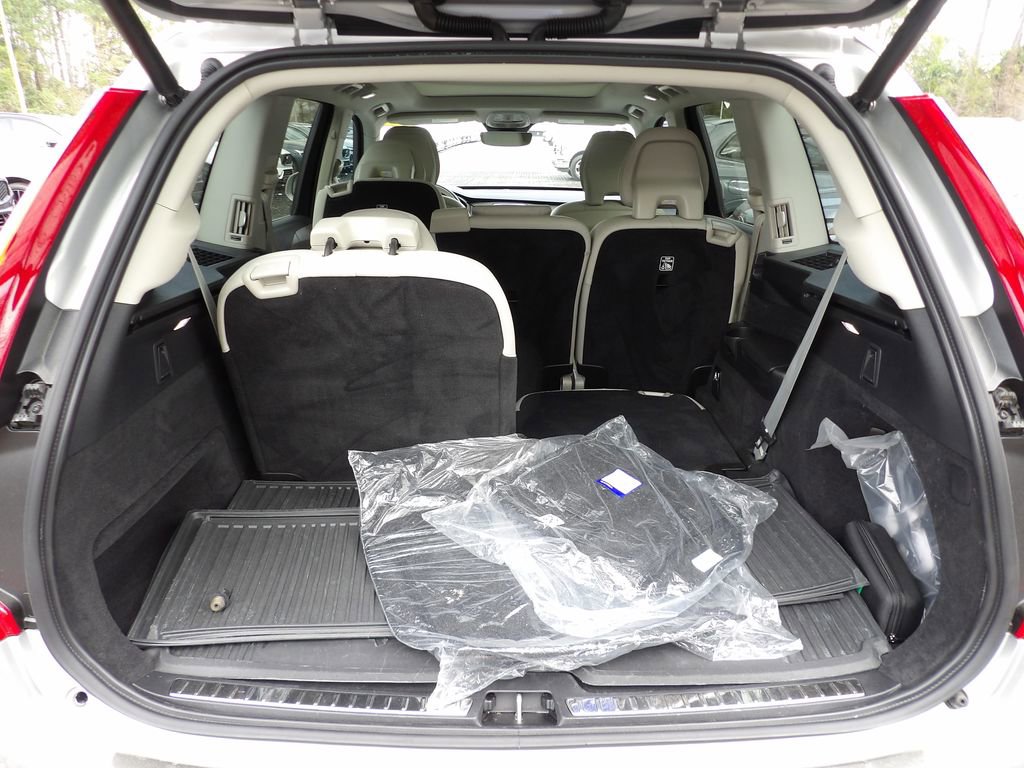 Certified 2024 Volvo XC90 B6 Plus w/ Protection Package Premier image 27