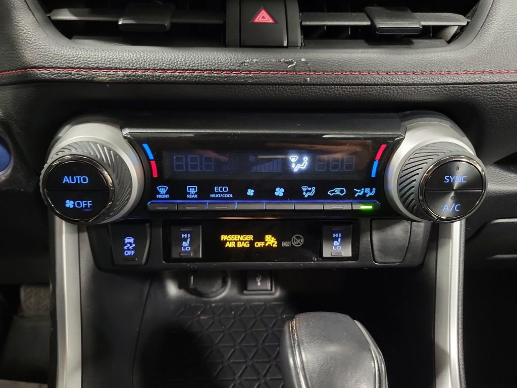Used 2021 Toyota RAV4 SE image 17