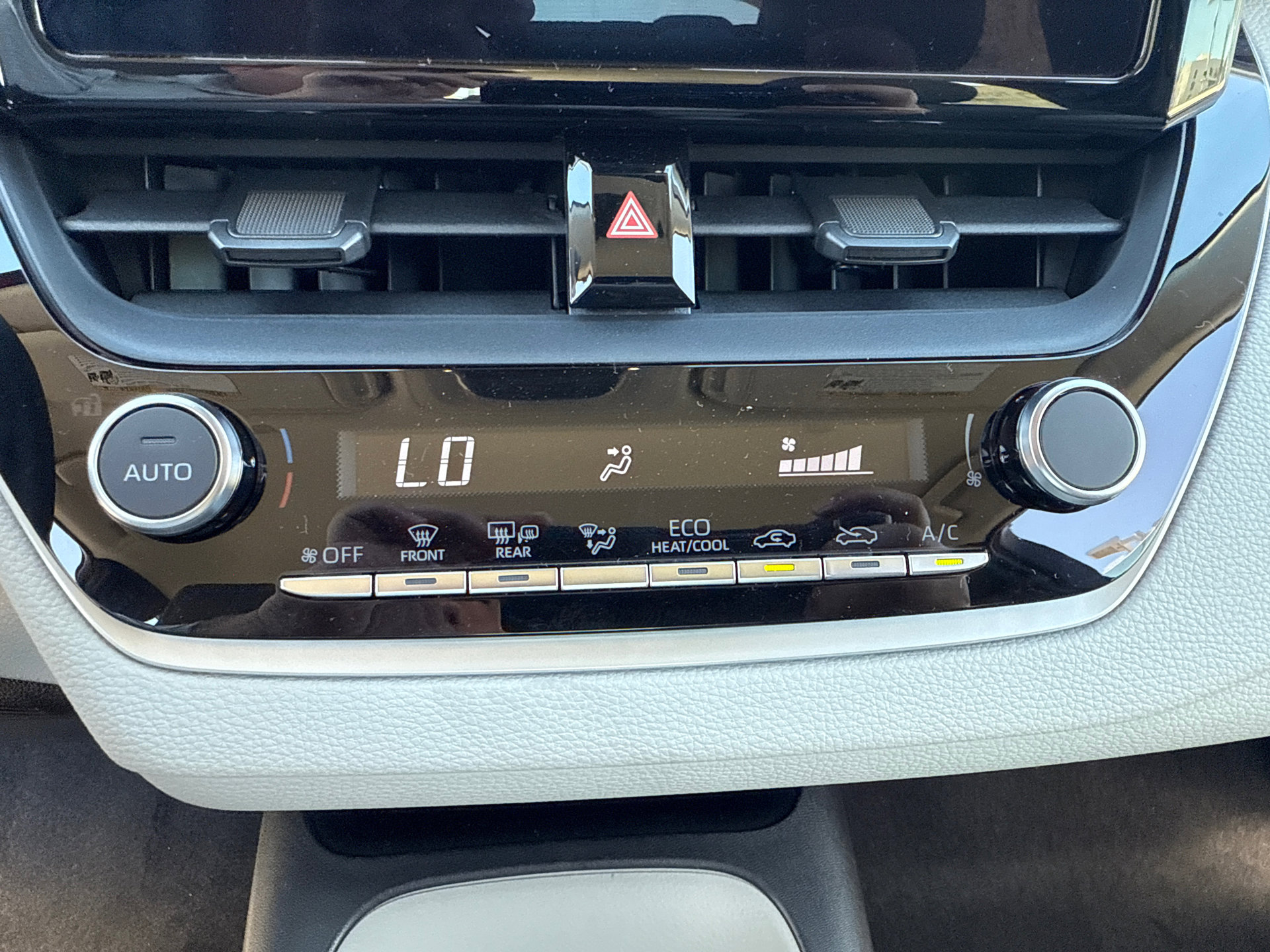 New 2026 Toyota Corolla LE FWD image 28