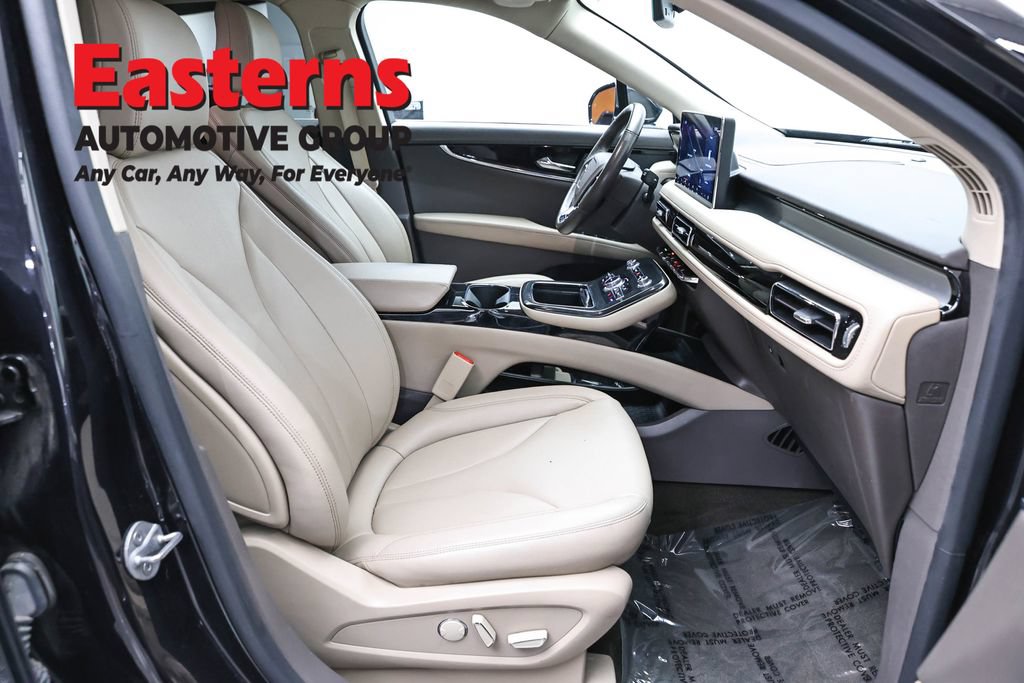 Used 2022 Lincoln Nautilus AWD w/ Premium Package image 27