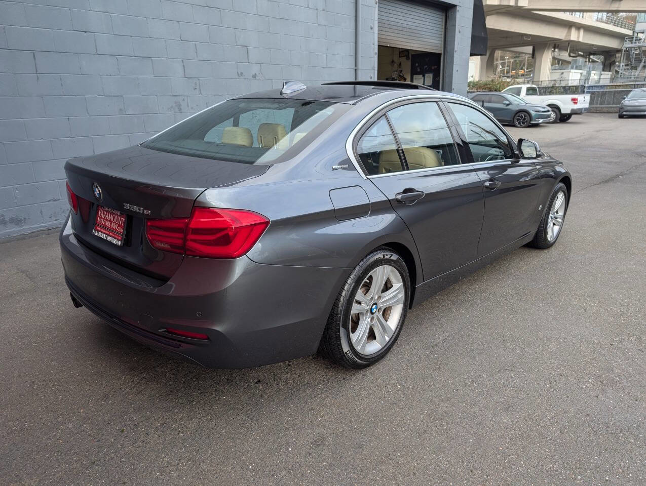 Used 2017 BMW 330e RWD image 3