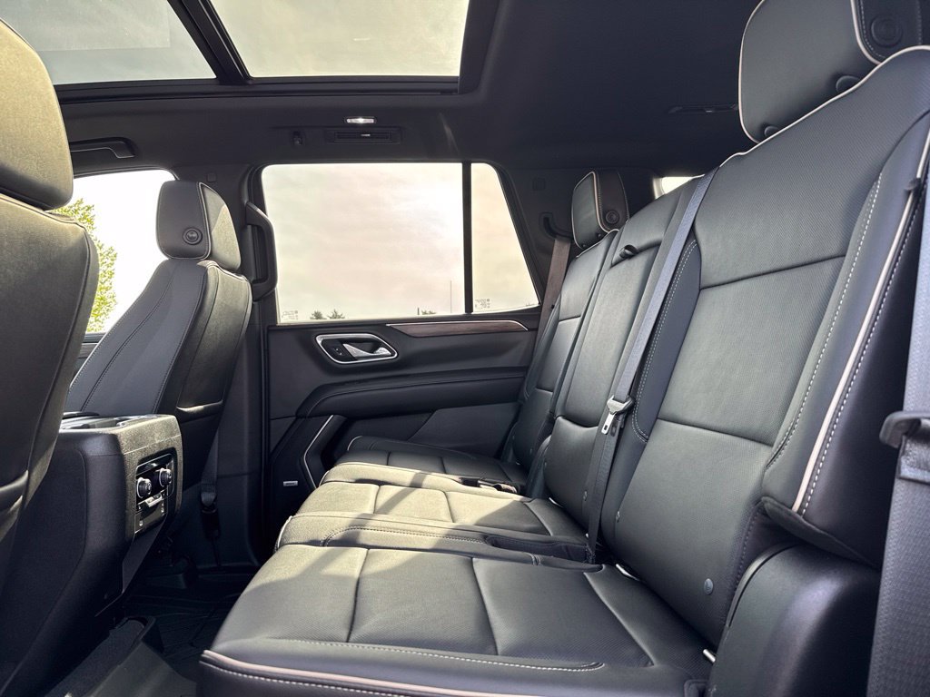 Used 2021 Chevrolet Tahoe Premier w/ Premium Package AWD/4WD image 22
