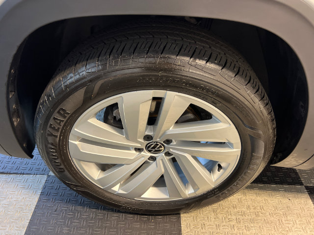 Certified 2023 Volkswagen Atlas Cross Sport SE FWD image 9