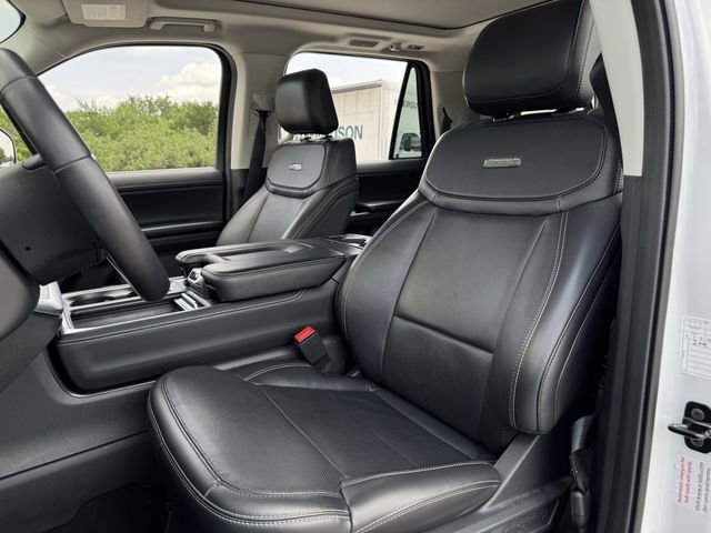 Used 2025 Ford Expedition Max Platinum AWD/4WD image 26