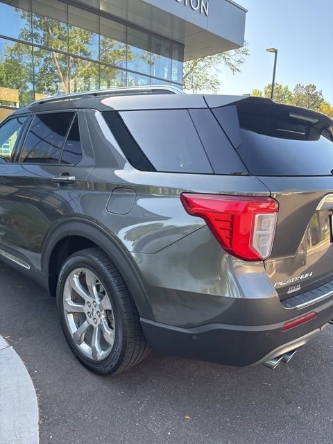 Used 2020 Ford Explorer Platinum w/ Premium Technology Package image 3