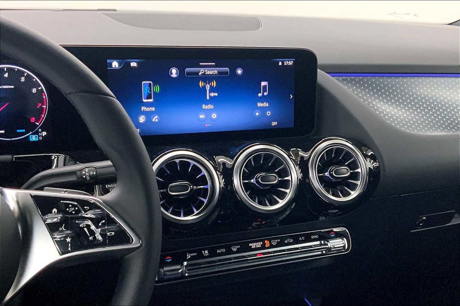 New 2026 Mercedes-Benz GLA 250 GLA 250 image 25