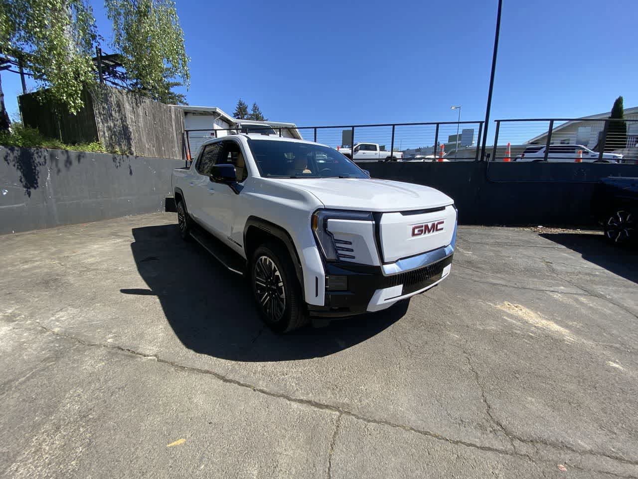 Used 2026 GMC Sierra EV Denali AWD/4WD image 8