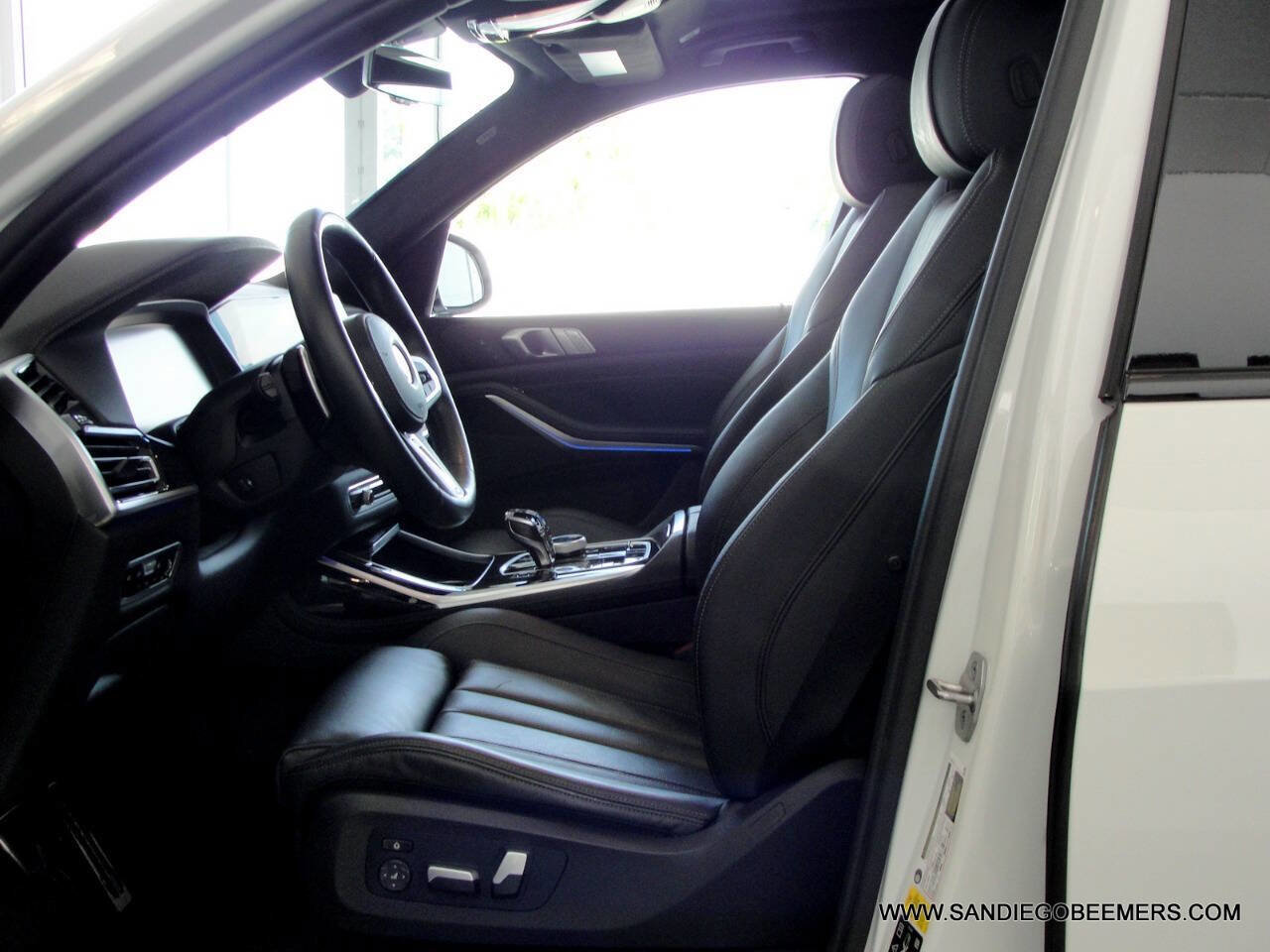 Used 2022 BMW X7 xDrive40i w/ M Sport Package image 21