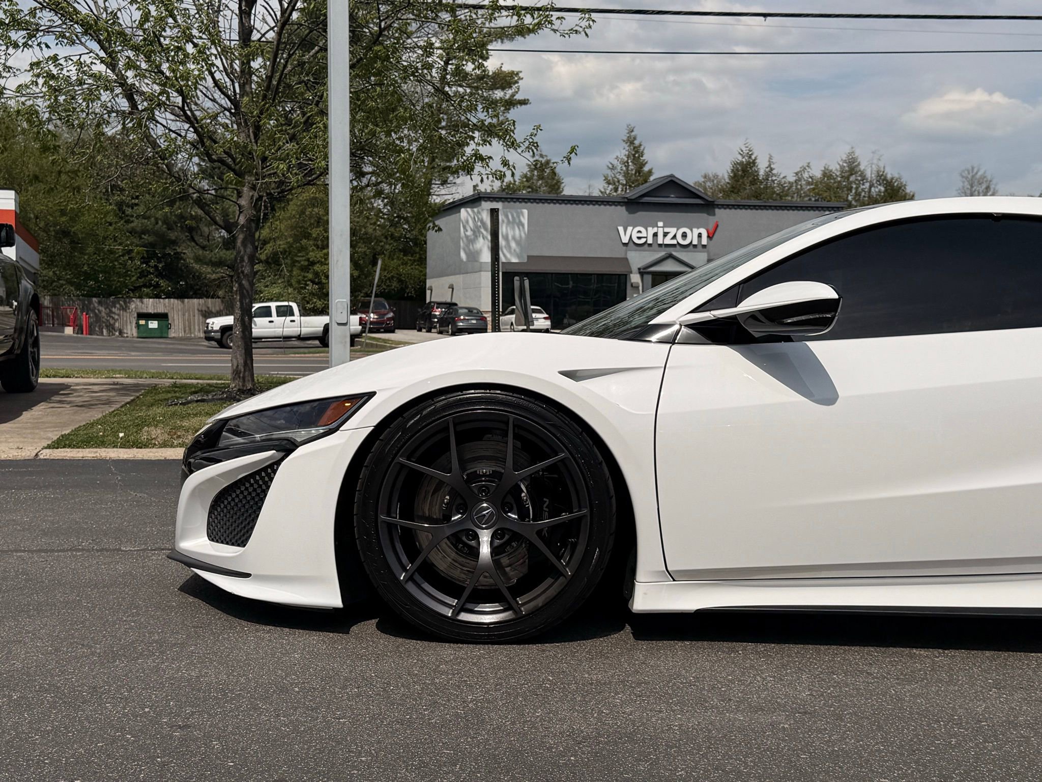 Used 2017 Acura NSX image 12