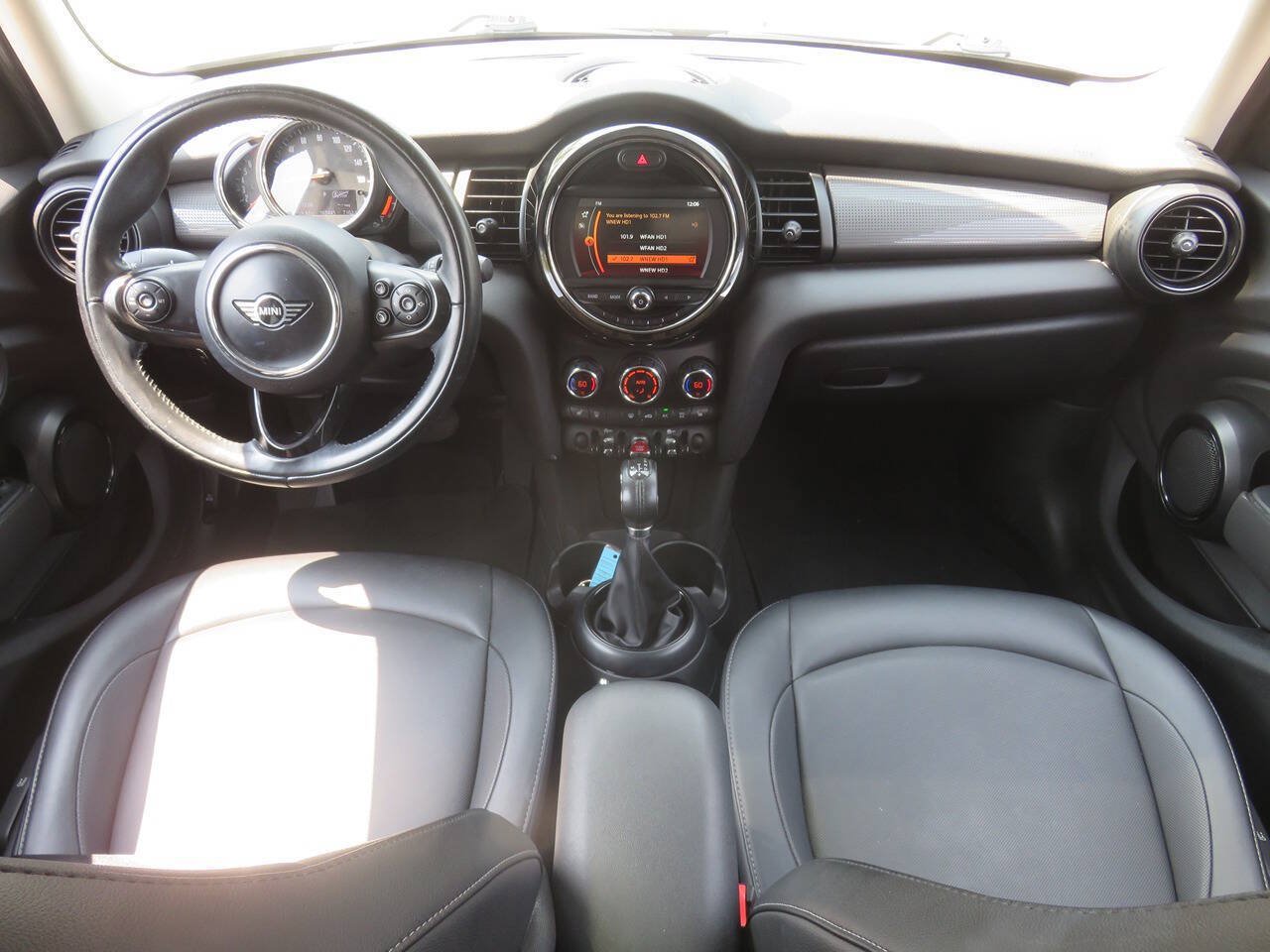 Used 2019 MINI Cooper 4-Door Hardtop w/ Signature Upholstery Package FWD image 12