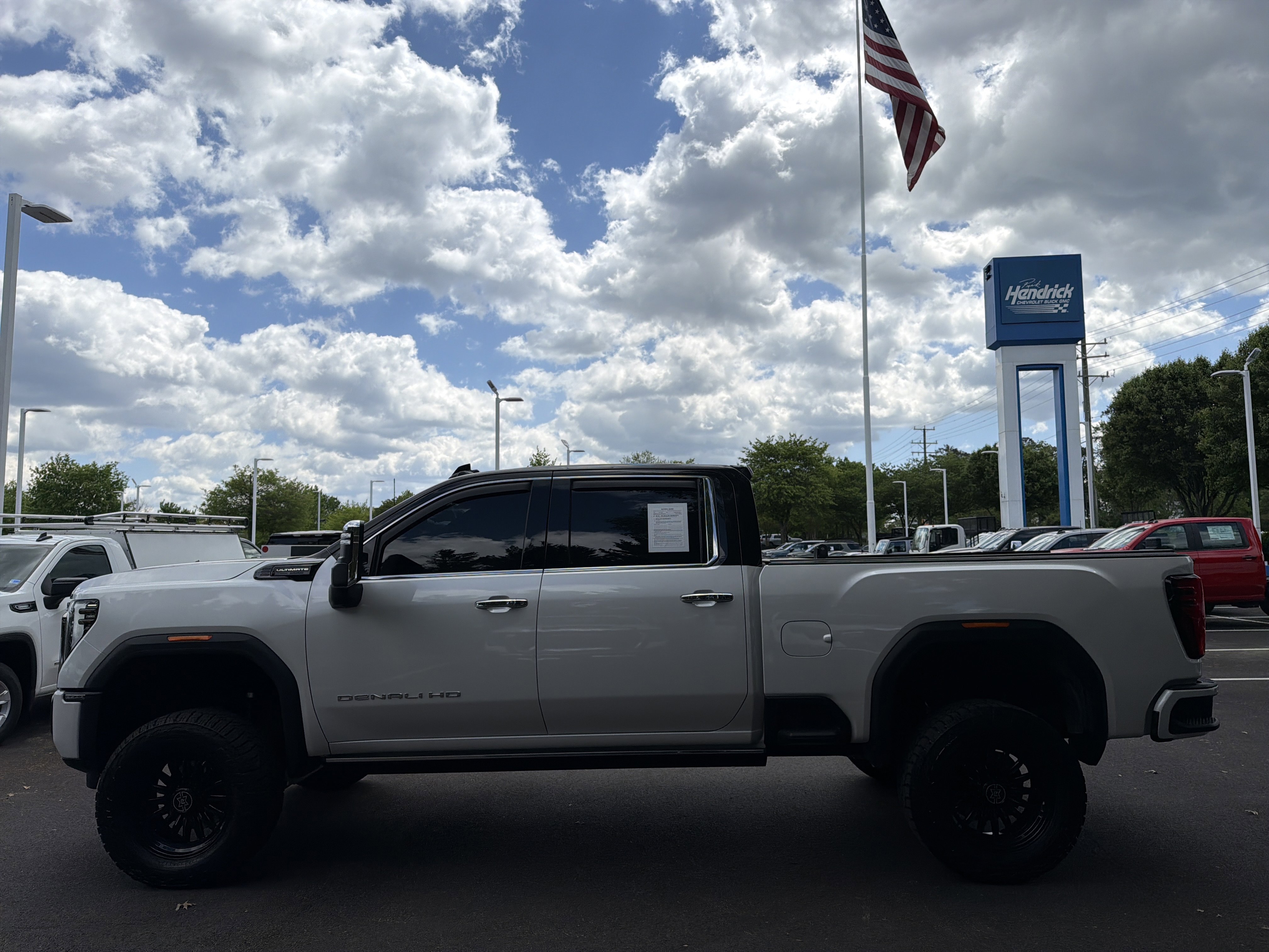 Used 2024 GMC Sierra 2500 Denali Ultimate image 7