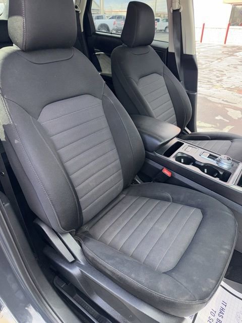 Used 2021 Ford Edge SE image 23